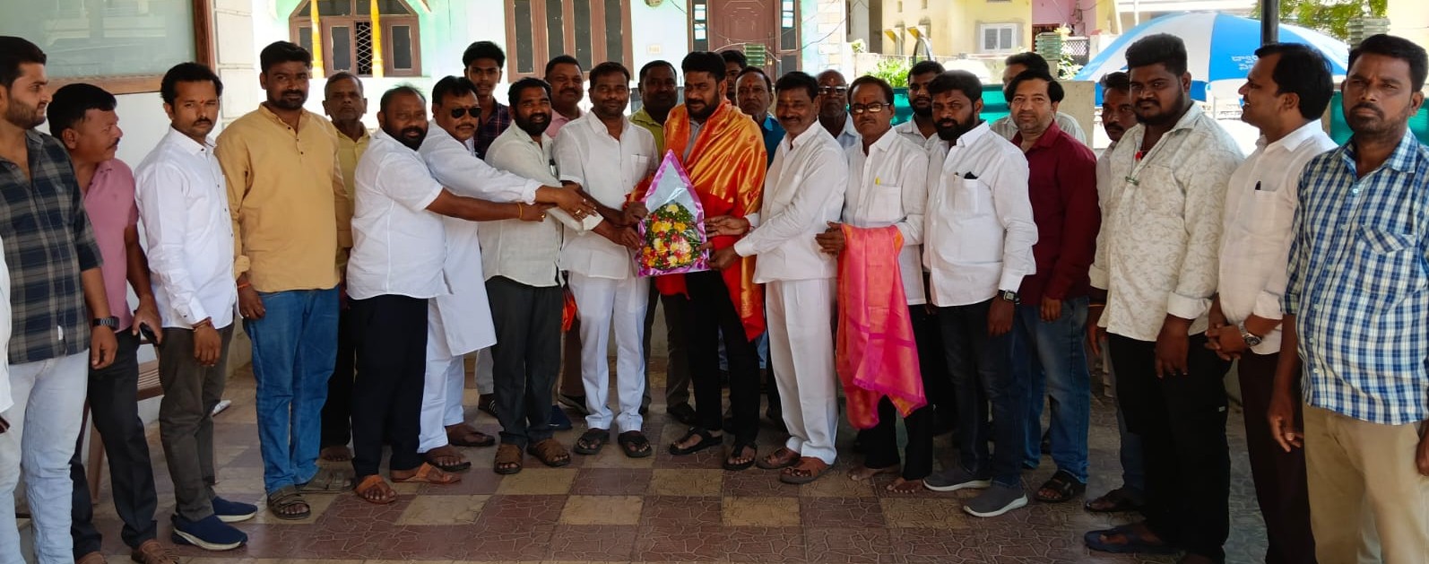 తెలంగాణ పంచాయతీ రాజ్ ట్రిబ్యునల్ సభ్యులు బాస వేణుగోపాల్ యాదవ్ ను ఘనంగా సన్మానం