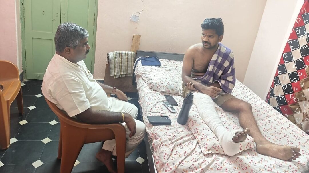 ఈశ్వర్ గౌడ్ ని పరామర్శించిన రాష్ట్ర సంఘటన మంత్రి మధుకర్ జి