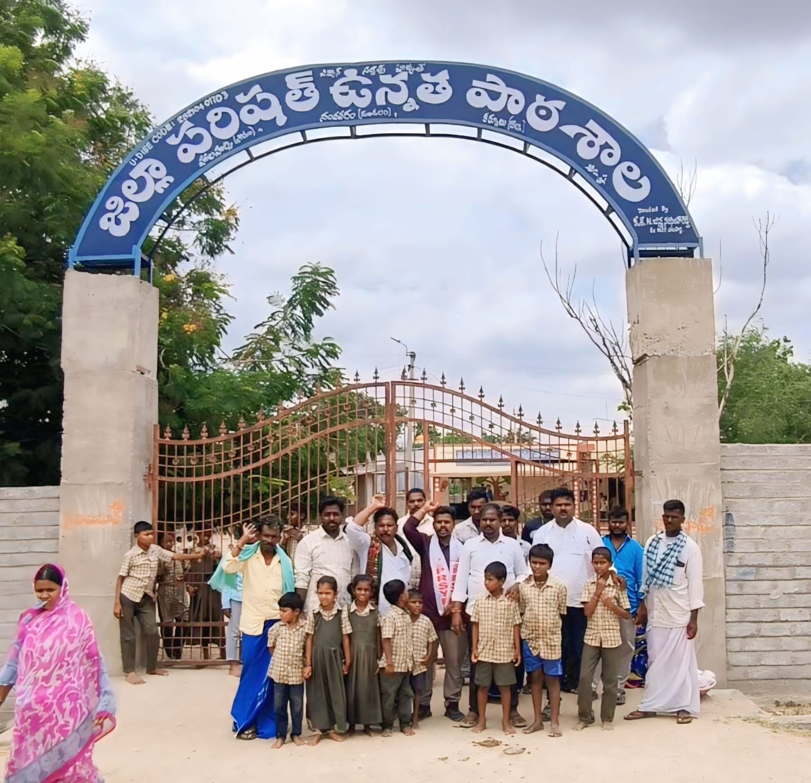 హాలహర్వి ఎంపీపీఎస్ స్కూల్లో రెగ్యులర్ టీచర్లు నియమించాలి