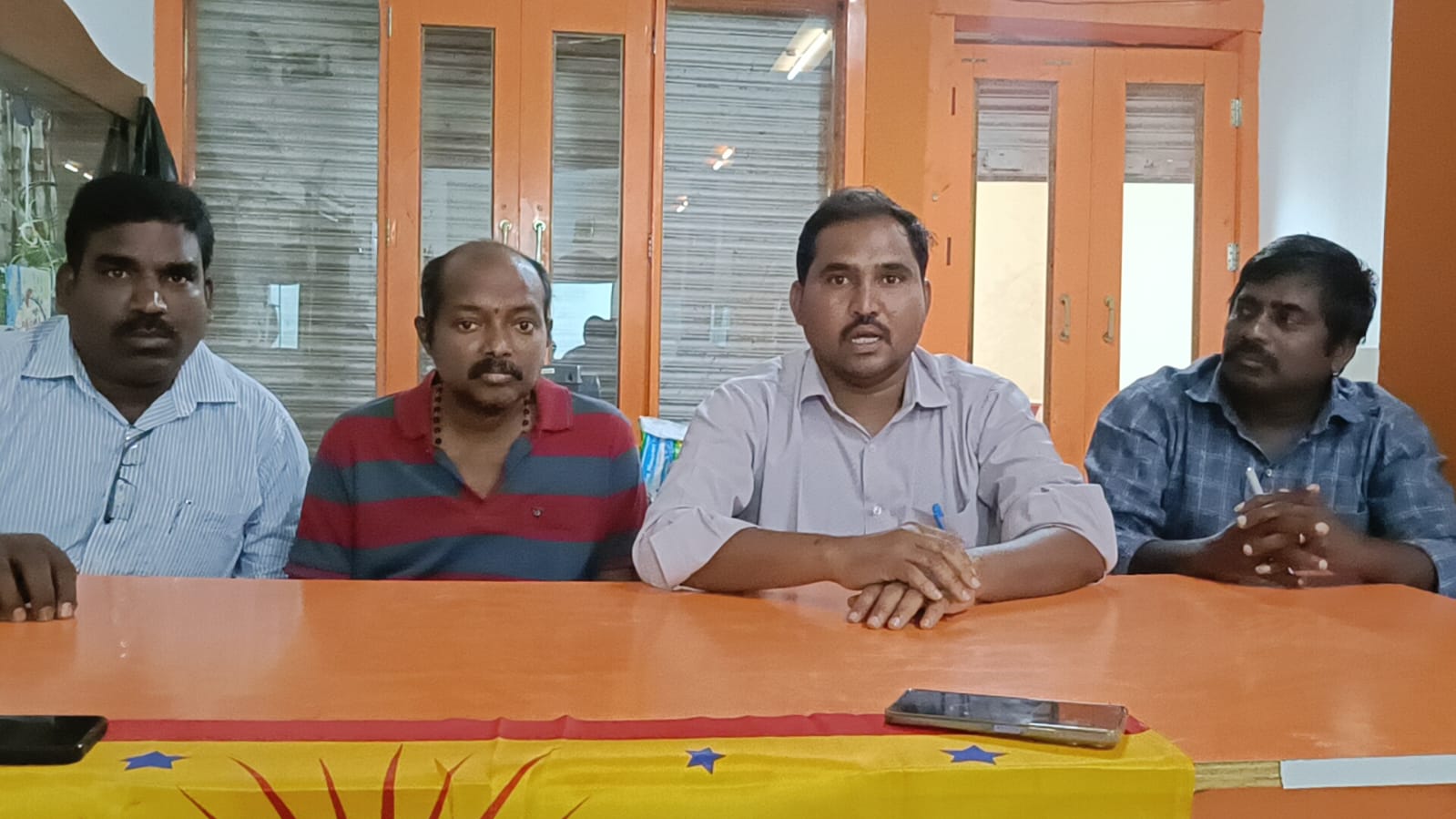 ఆర్ ఎస్ ప్రవీణ్ కుమార్ కు గత ప్రభుత్వం ఇచ్చినటువంటి భద్రతను తిరిగి పునరుద్దించాలి